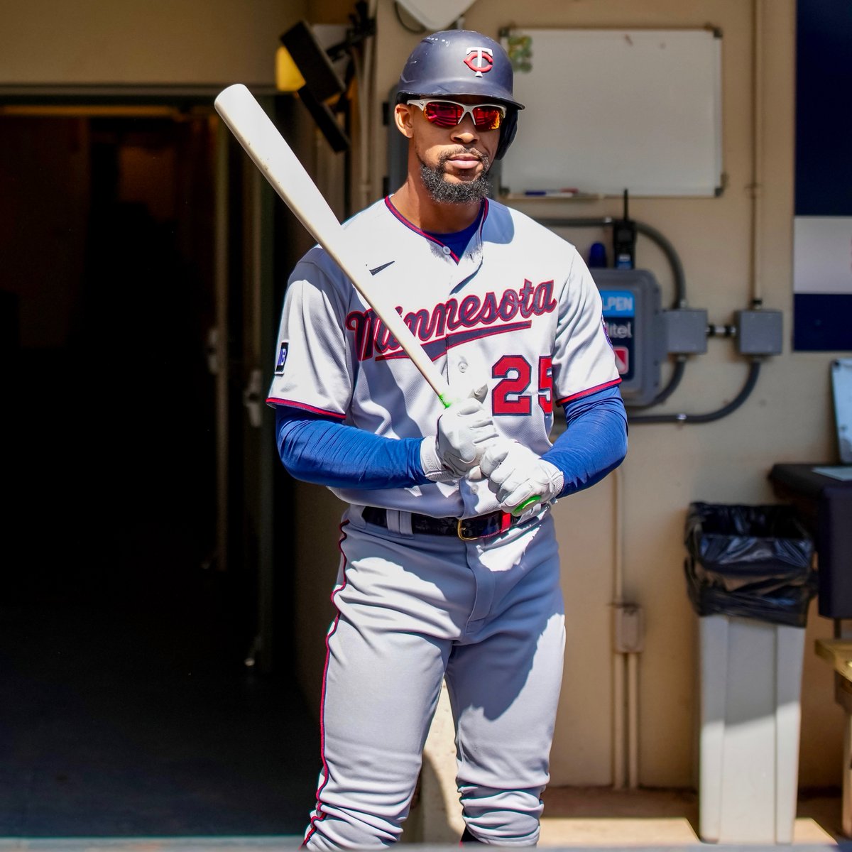 Byron Buxton appreciation post...

In 31 plate appearances to start 2021:
5 HR
.481 AVG
.548 OBP
1.185 SLG
1.734 OPS

Former top prospect in baseball is taking the next step to stardom 😤
