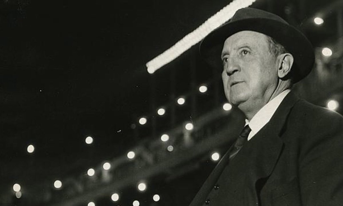 [THREAD]Santiago Bernabéu, le plus grand président de l’histoire.