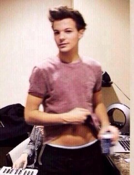 louis tomlinson's tummy— a very big thread