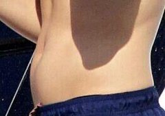 louis tomlinson's tummy— a very big thread