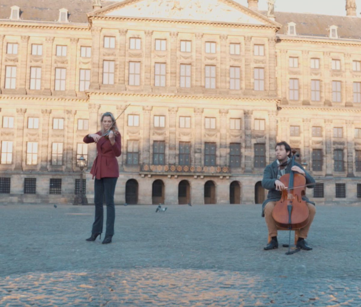 Club_Classique's tweet image. Onze videoclip is uit! In From Amsterdam with Love vangen we de leegte van dit moment in muziek. #corona @CruijffA @EYE_film @AmsterdamNL @AFCAjax @VondelGym @arieboomsma @escapeamsterdam @praxis @GVBnieuws @HumbertoTan @yangyangcai @MyrtheHelder 

tinyurl.com/Fromamsterdamw…