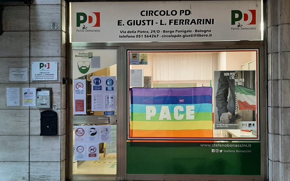 Decine di circoli hanno aderito all'iniziativa a sostegno del #ddlZan esponendo la bandiera arcobaleno. Ci attiveremo perché le abbiano tutti i circoli, affinché restino innalzate fino alla fine dell'iter legislativo. Perché i diritti non possono aspettare.