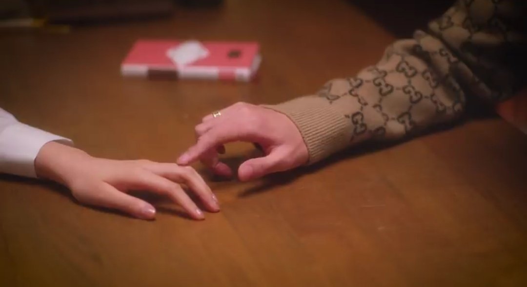 sepao1999's tweet photo. #Side_By_Side
#THE8 #SEVENTEEN
Osea queeeeee lo que daría para que ochito me toque mi mano asiii hahahhhaha no puedo con esto me da algo 😩 https://t.co/FIzejjAIuu