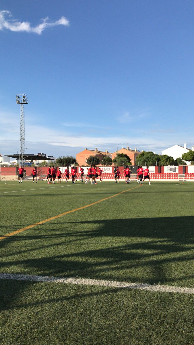 CD_Gerena's tweet photo. 🏋️. Nuestro equipo entrena pensando en el @arcoscf. #GarrayCoraje ⚔️ https://t.co/ieYgL5bPa8