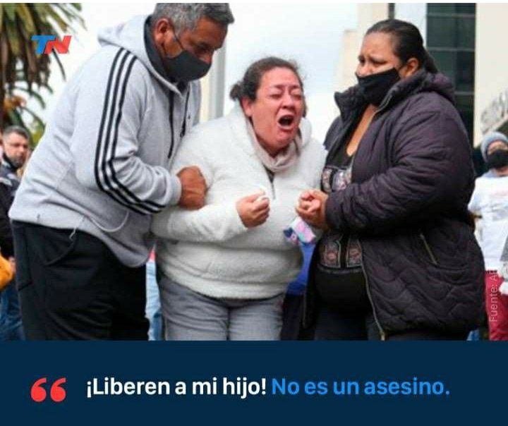 Pato_MOk's tweet image. Desgarrador pedido de Miriam,la mamá de Diego, el chico de Rosario, que atropelló a 2 motochorros con su camioneta, luego de ser asaltado,quien deberá cumplir 60 días de prisión preventiva.
Una VERGÜENZA la justicia de este país!
#LiberenADiego