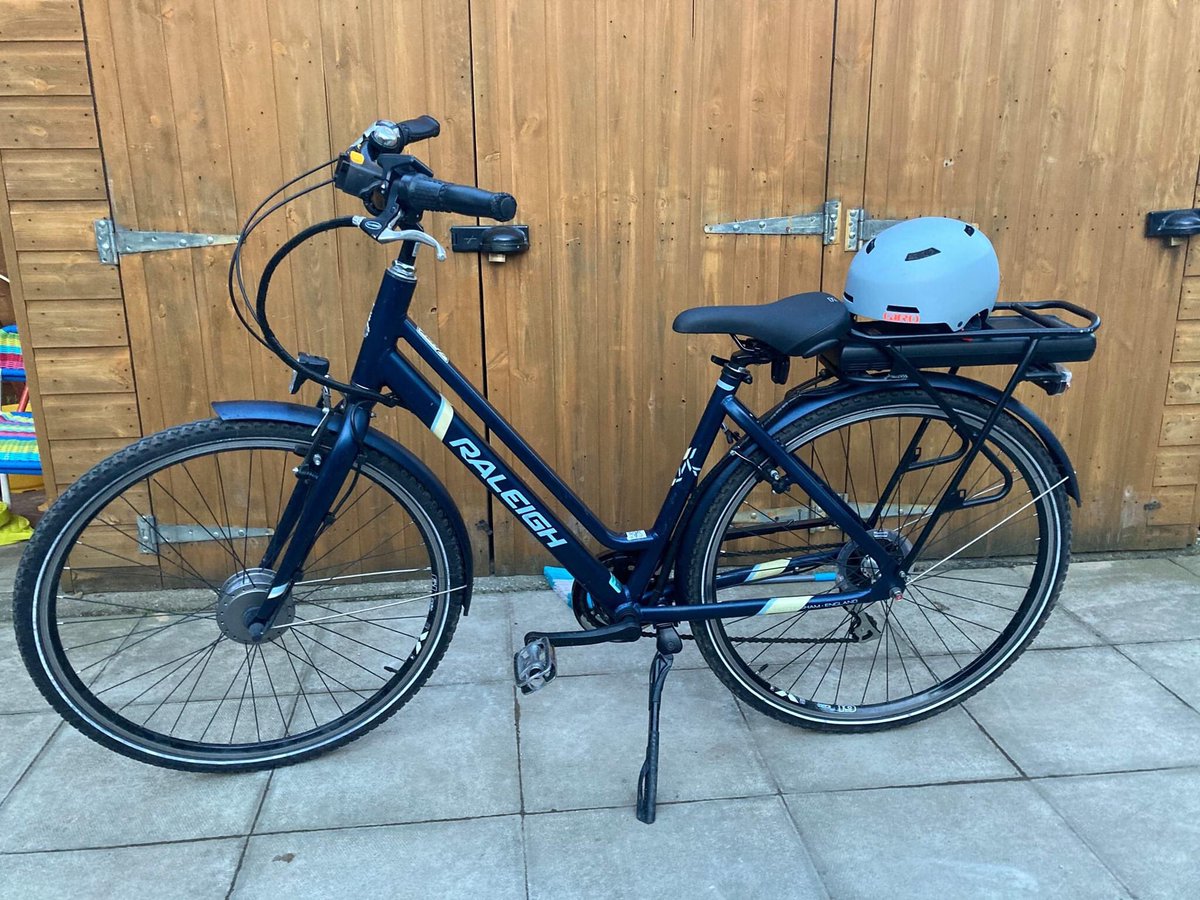 Stolen from Foss Island Retail Park (outside former Home Sense store) on Mon 12th Apr (between 4:30 and 5:30pm). Raleigh Array ebike, has black / orange mounting for basket on headset (basket not attached when stolen).please inform if seen or offered for sale. Please RT.