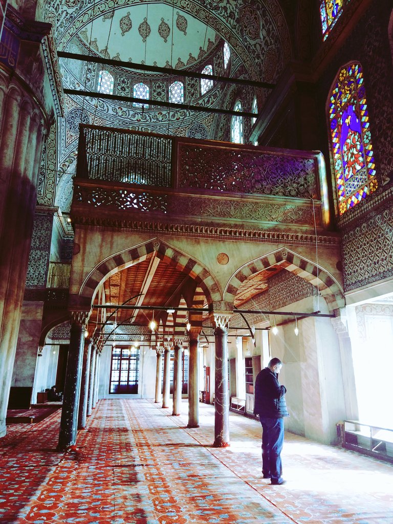 DilhusteF's tweet photo. ✓Nefsime...

✓Yine boş yine sadece dünya ile geçen bir senenin ardından kavuştum sana...

✓Dünyayı hak ettiği yere gömemiyorum.

✓Kızma bana,sevilmeye,bağışlanmaya ihtiyacım var bu kez, daha önce hiç olmadığınca hem de...
#HayırlıNurluRamazanlar 
#Ramazan https://t.co/4oEWcImo5X