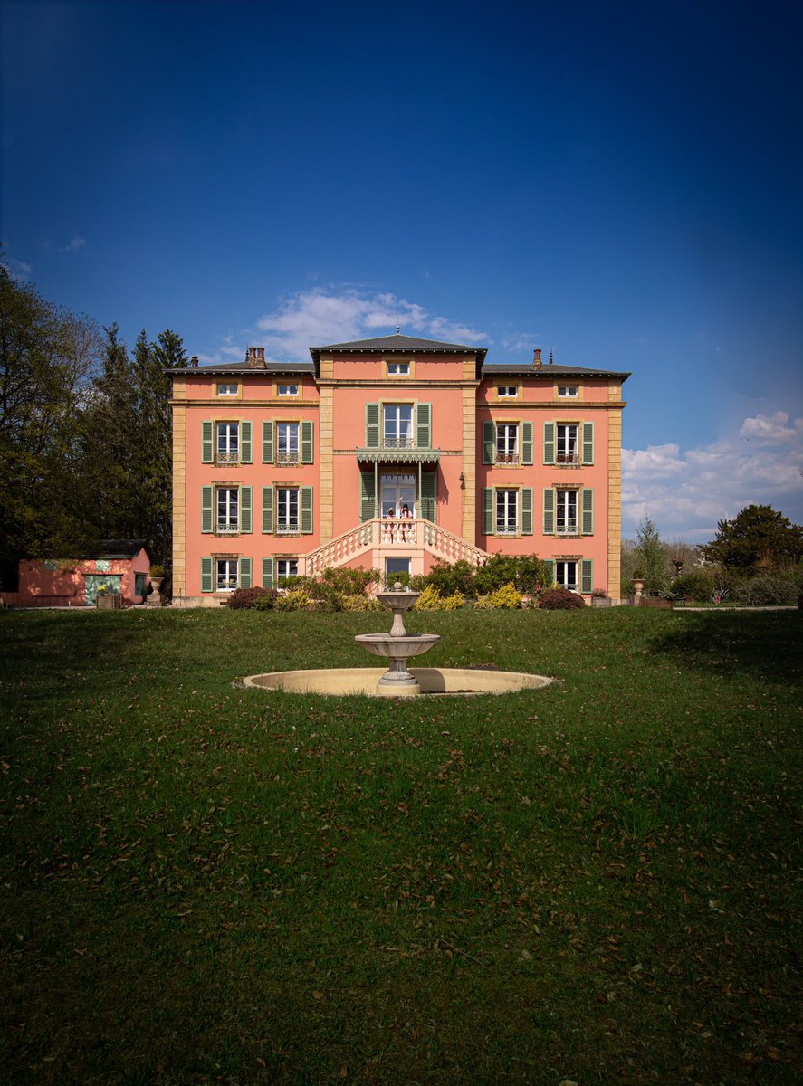 aitrene1's tweet photo. La crise sanitaire n’a pas épargné les propriétaires de gîtes notamment dans les Ardennes. Rencontre avec la propriétaire de « La Villa Rose » #Floing Agnés Bessadi qui attend avec impatience la fin du confinement. On en parle ce mardi sur @RADIO8ARDENNES ! 😉 @candideblomme https://t.co/Fl0PGLvLNA
