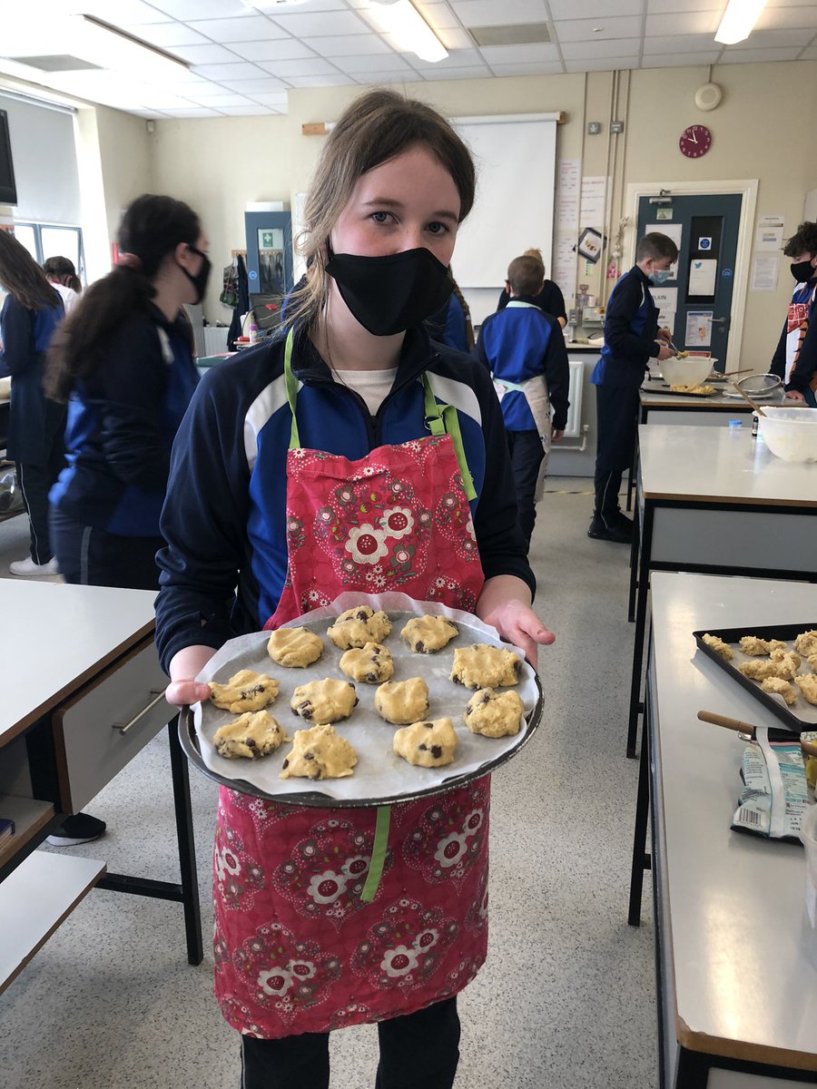 manley_ms's tweet image. Delighted to have first year students back in school today ! They got straight into baking fabulous cookie delights 🌸
