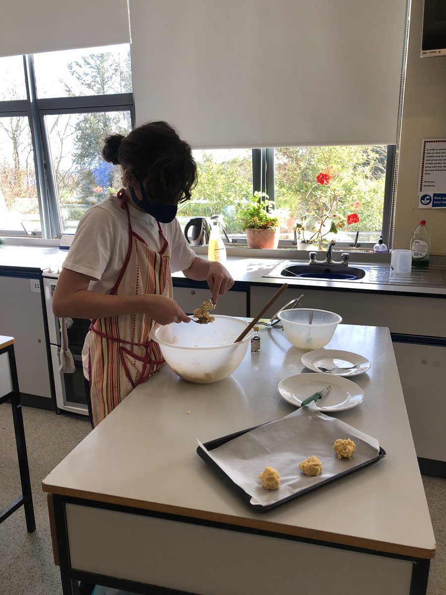manley_ms's tweet image. Delighted to have first year students back in school today ! They got straight into baking fabulous cookie delights 🌸