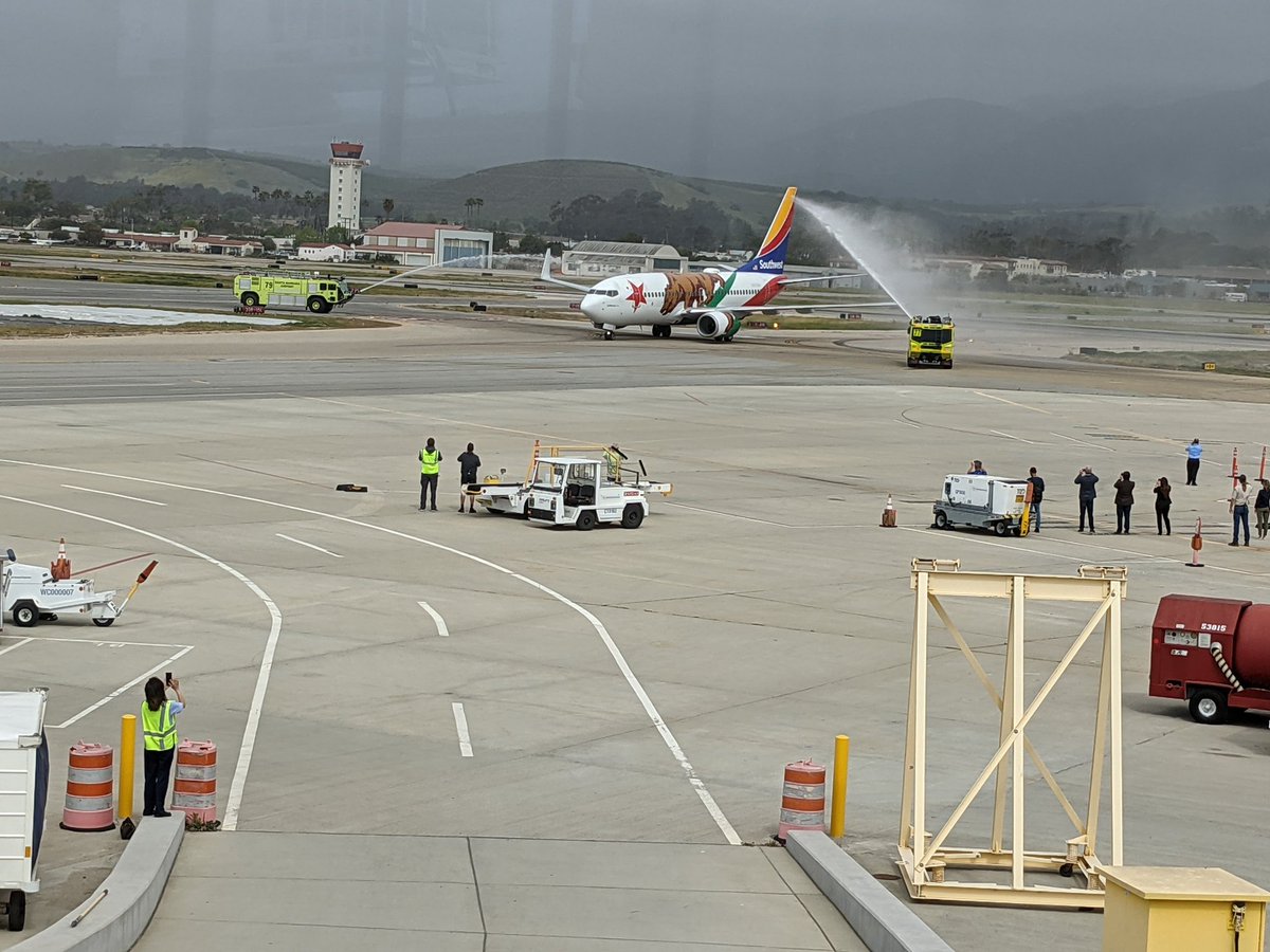 watterson_am's tweet photo. @SouthwestAir #CaliforniaOne for the first flight into @SBAirport https://t.co/8405tQp0AA