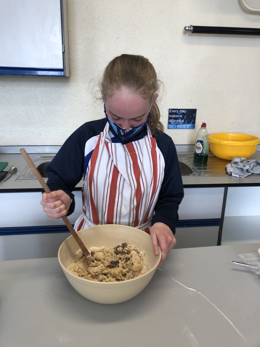 manley_ms's tweet image. Delighted to have first year students back in school today ! They got straight into baking fabulous cookie delights 🌸