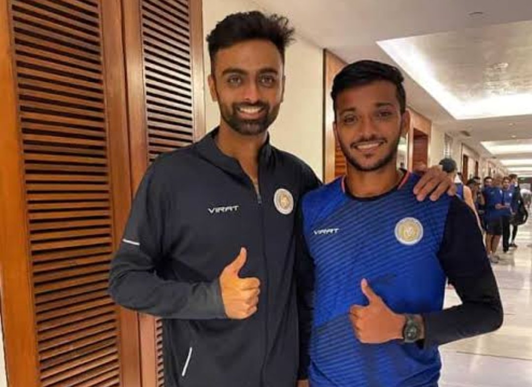 He went on to make his Ranji Trophy debut during the 2018-19 season. That year Unadkat was injured & Sakariya was drafted in. On debut he bagged a Fifer & took 30 wickets in total.