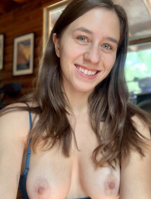 Cum spend your morning and chat with me! 😘🥰 https://t.co/nW0toGWEAj https://t.co/dtx5CDRGkZ<a href="/tag/humpday"class="tags"><span>#humpday</span></a>