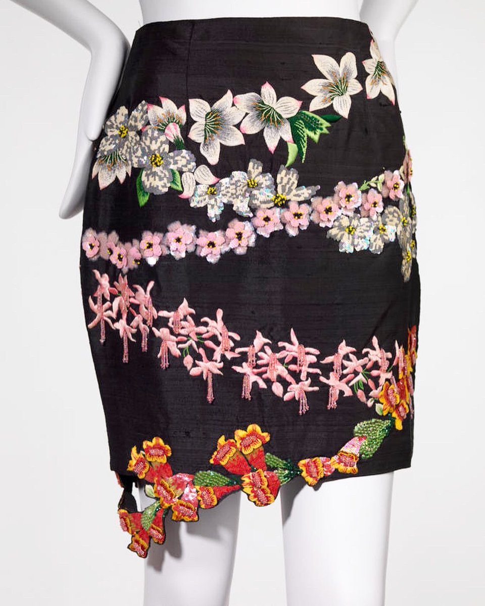 RISDMuseum's tweet photo. A floral ensemble fit for the season. And it comes with a "just-in-case" quilted coat for our fellow New Englanders out there-we know the struggle. #Spring #ToddOldham #OOTD
--
Todd Oldham, designer, Lei Ensemble, Spring 199, Gift of the Todd Oldham Studio https://t.co/EAM4W5eyZR