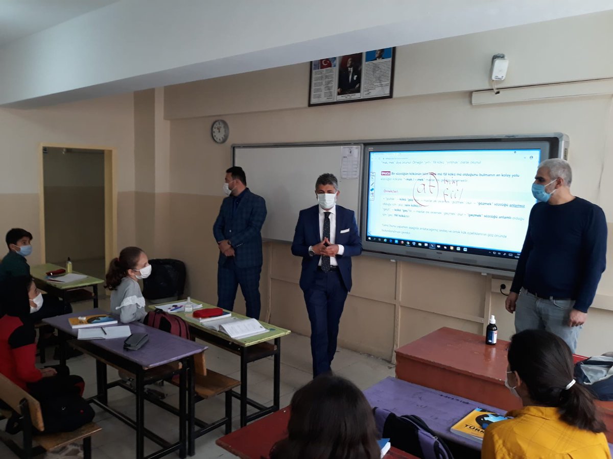 kosuyoluoo's tweet photo. İlçe Milli Eğitim Müdürümüz Sayın Mehmet BULUT okulumuzu ziyarette bulanarak bizleri onurlandırdı.@munirkaraloglu @BaglarMEM21 @Mehmet_Bulut21 @Diyarbakirmem @tcmeb @BaglarMEM21 @diyarbakirbld @belediyebaglar https://t.co/uiFVSgi2ZQ