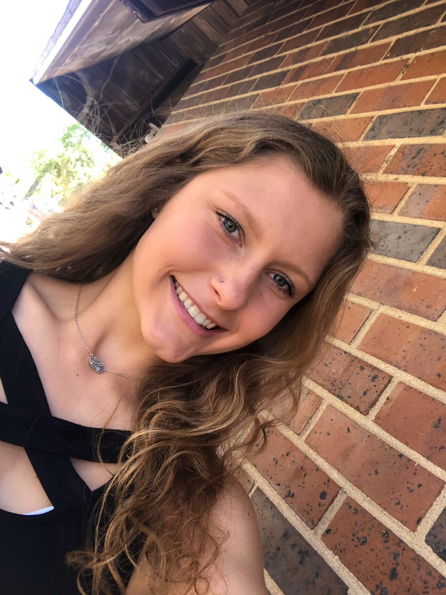 _hailey19's tweet photo. Happy days https://t.co/Sn1sNmpOo9