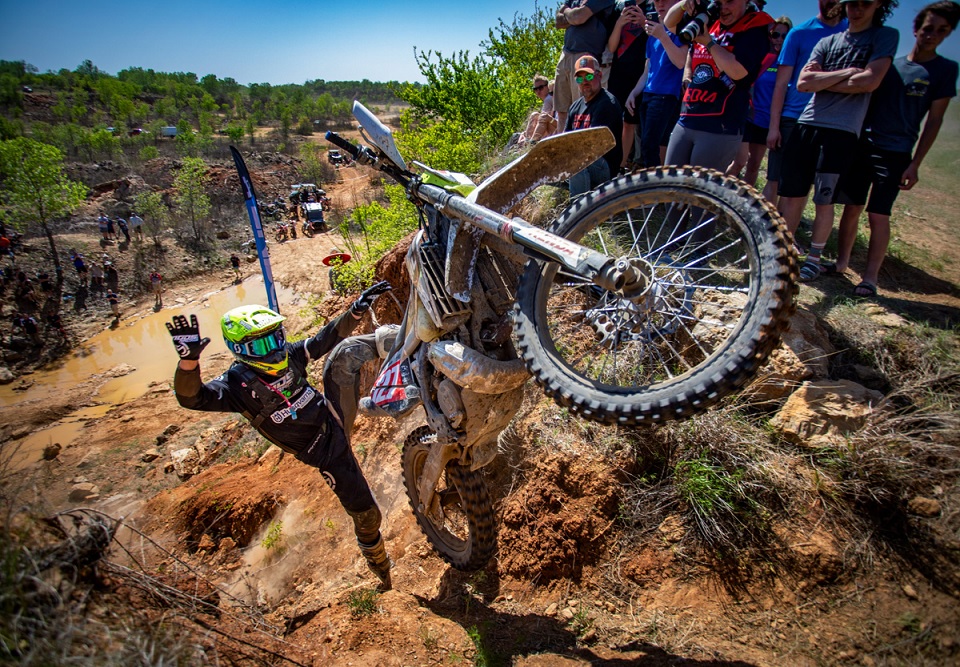 Esdemotos's tweet photo. En el enduro extremo #RevLimiter participaron varios #mexicanos, uno de ellos ganรณ en su categorรญa.
-
https://t.co/mfLyfS0Hui https://t.co/icWfv31lwz