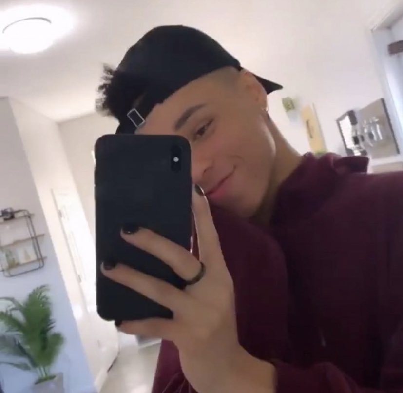 just open this thread ;))) you won’t regret it <3  @larrayxo