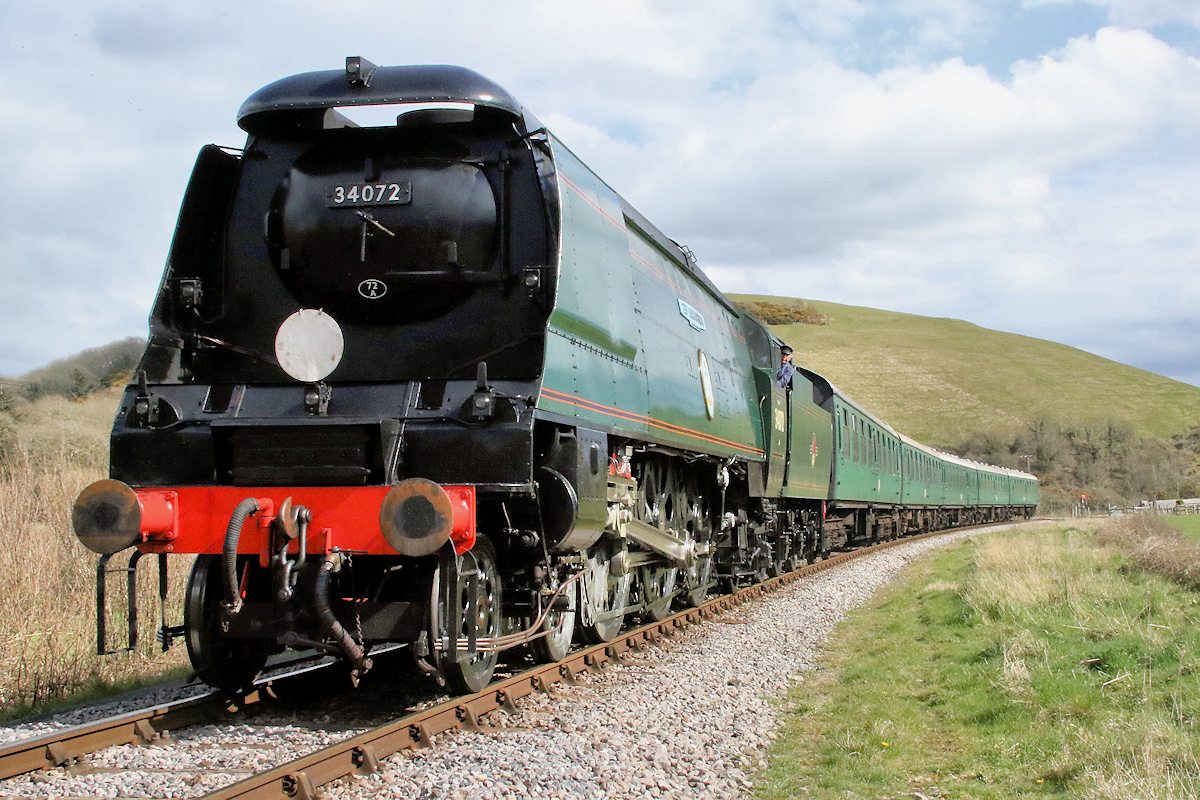 petermilford's tweet photo. At long last, passenger services have returned to the Swanage Railway after Covid restrictions were relaxed on 12th April. Trains now run everyday. @swanrailway #swanrailway https://t.co/0EqGlEhyi5