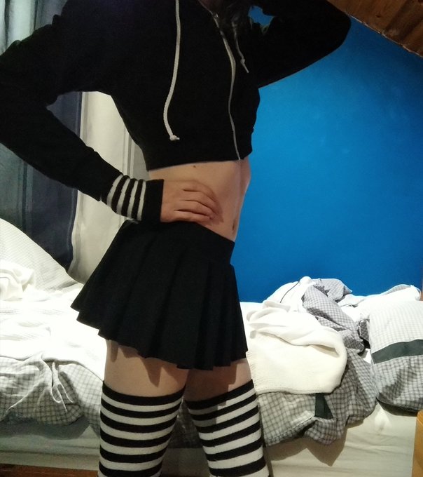 Haven't uploaded for a while, my pictures folder is an absolute mess https://t.co/fwEC3faQBJ<a href="/tag/femboy"class="tags"><span>#femboy</span></a>