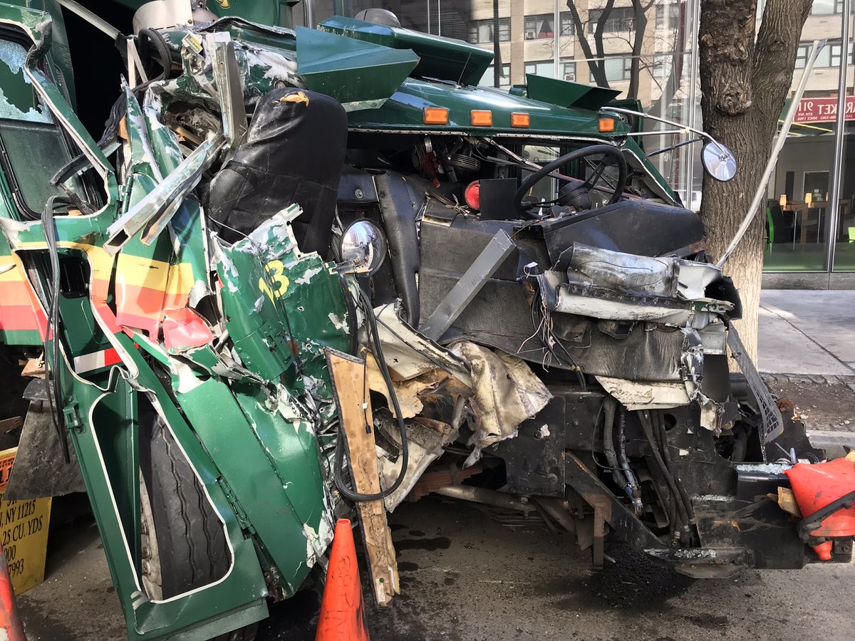 NEW Report: STILL MORE DANGEROUS by @donttrashnyc @TransAlt @NYC_SafeStreets NYC private sanitation companies continue to put workers and public at risk! @NYCSanitation @NYCMayor @NYCBIC: Fully implement #CommercialWasteZones law ASAP. Report: transformdonttrashnyc.org/resources/stil…