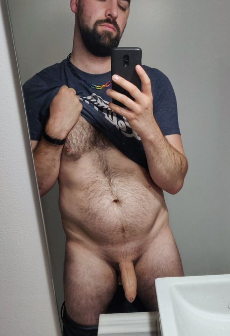 Haven't taken this necklace off for months 🏳️&zwj;🌈  Bi and proud baby ❤️ https://t.co/PKiMlJC0sy