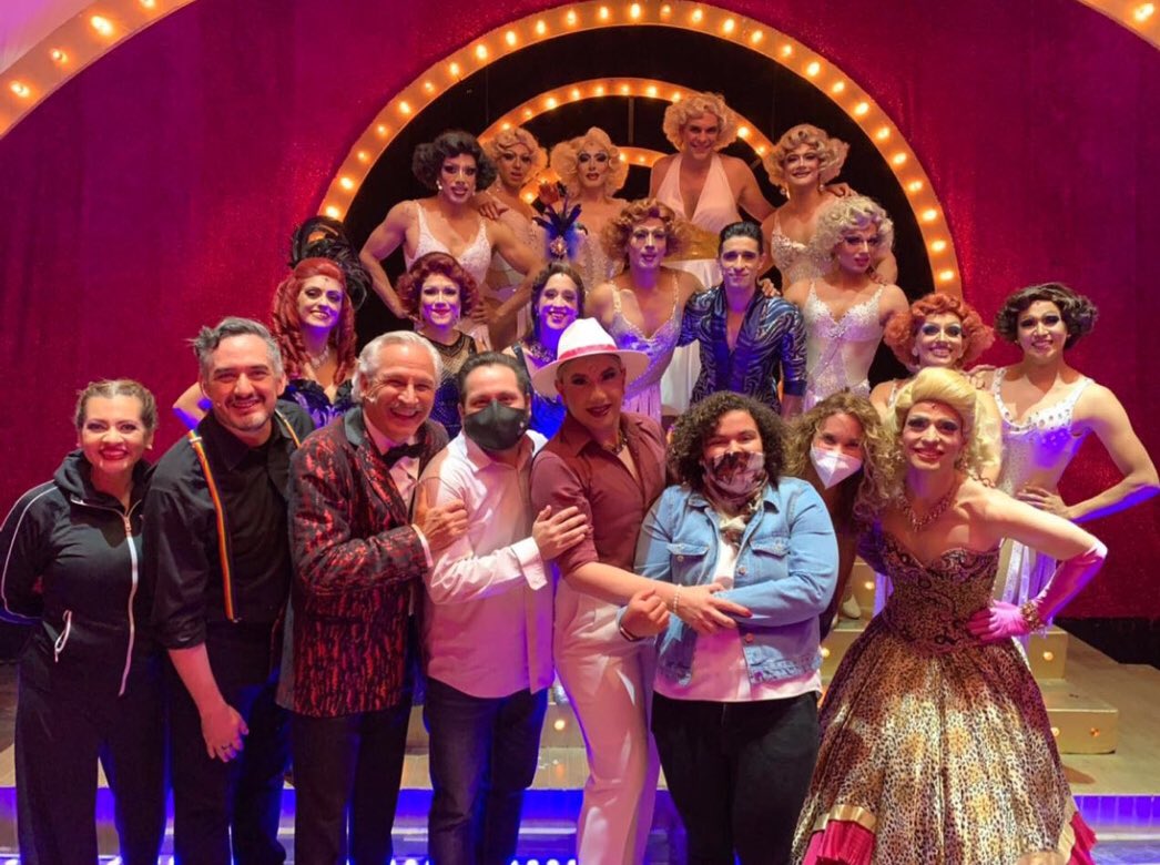 Nuestro fin de semana padrísimo en
La Jaula con dos visitas de súper lujo!
Nos vemos el próximo sábado a las 5:00 y 8:00 PM Teatro Hidalgo.
Gracias una vez más mis adoradas Luceros! <a href="/LuceroMexico/">Lucero</a> #lucero #luceromijares #luceromexico