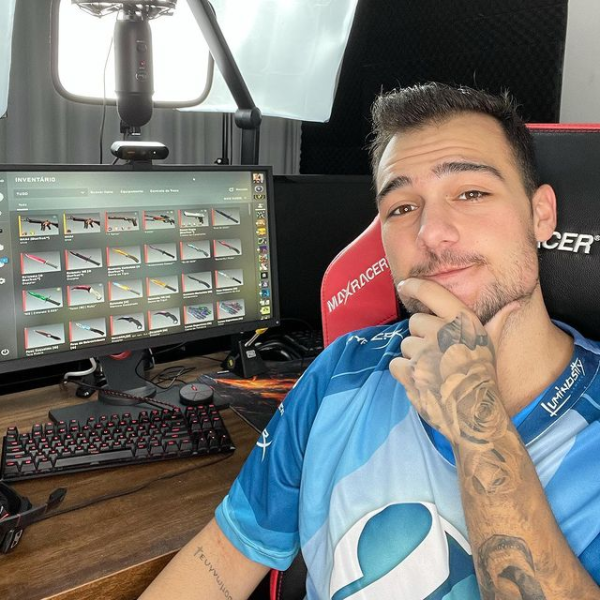 CanalDoSaullo's tweet image. (AO VIVO) Em busca da LUVA VERDE // Um sorteio atrás do outro
twitch.tv/saullo