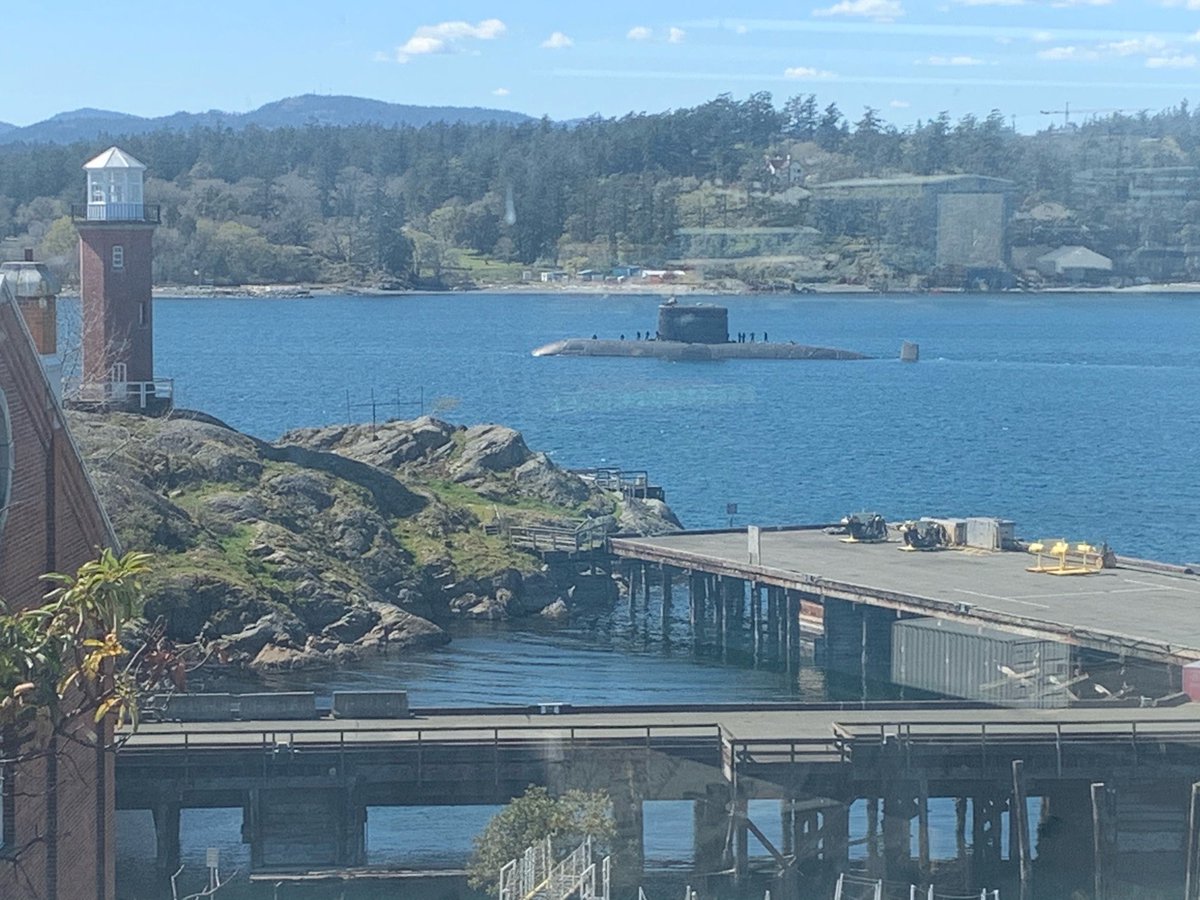 More photos from the #BestOfficeInMARPAC (not mine!)

#HMCSVictoria passes <a href="/HMCSWinnipeg/">HMCS/NCSM Winnipeg</a> and #BickfordTower to head out to sea for trials and training 

Photos courtesy of #QHM (<a href="/Doug90332094/">Doug Young</a> ) who remain hard at work supporting the Fleet everyday despite the #pandemic
