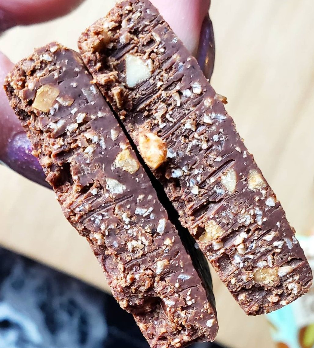 Up close and personal with our Chocolate Peanut Butter bar. Look at those peanut chunks! 😍🥜

#KetoBars #TheOriginalKetoBars #ChocolatePeanutButter