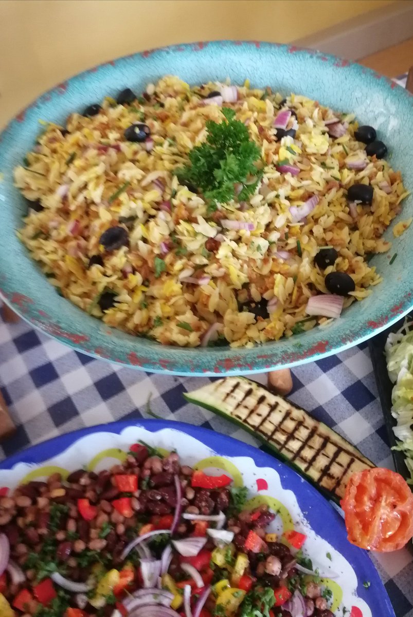 Suns out, salad bars out 😎 at Fairfield <a href="/UppinghamSchool/">Uppingham School</a> @ChefSi71 @chefysimon <a href="/HolroydHowe/">Holroyd Howe</a> <a href="/OxfordAndrew/">Andrew Oxford</a> @