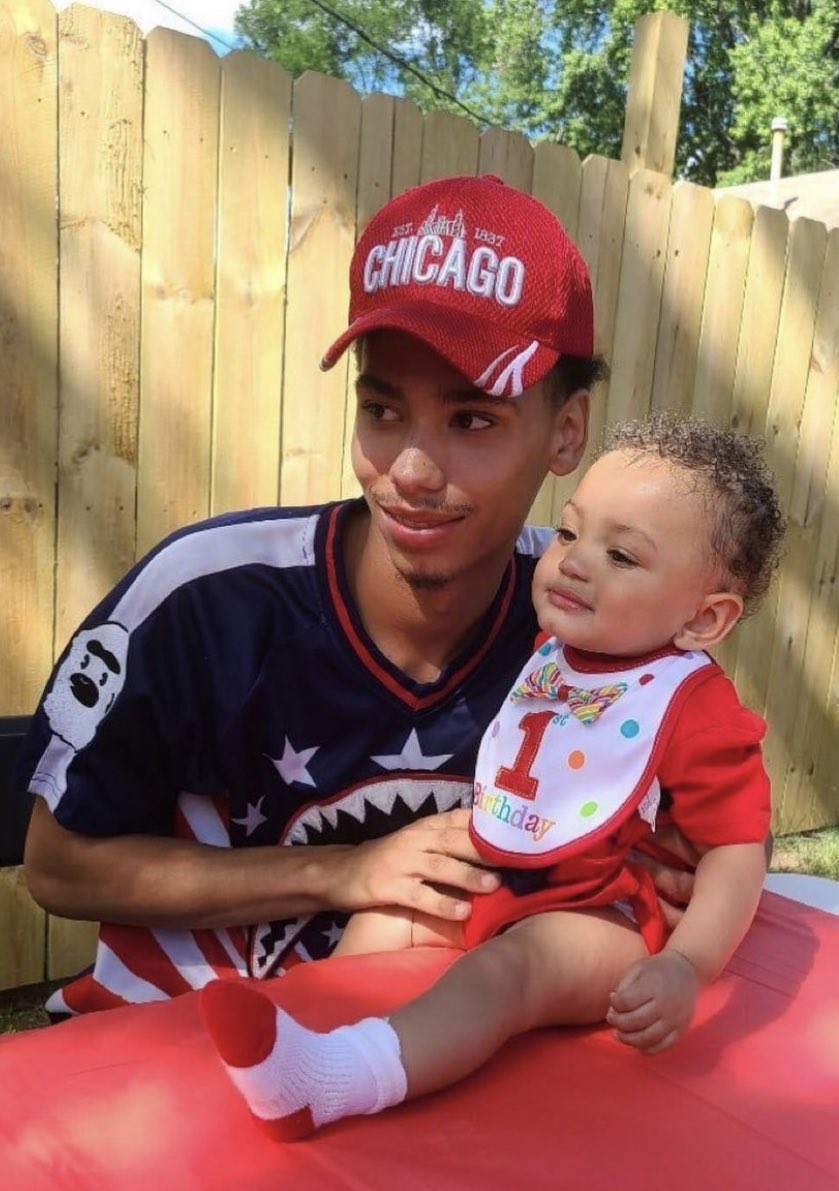 yalexhill's tweet image. He should be with his child. 

You have a badge. There’s no oops. There’s no accident. There’s no room for error.  There’s NO EXCUSE. 

Anger and disgusted with how many times we wake up to the BS.  

#DaunteWright