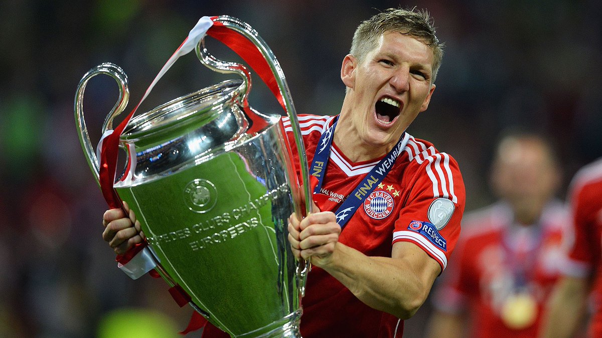 ”When you sign with Bayern Munich, the contract says that you have to win the German Championship.”- Bastian Schweinsteiger Going back to what Kroos said, this for me highlights the extraordinary pressures that exist at Bayern. Winning games is not merely enough.