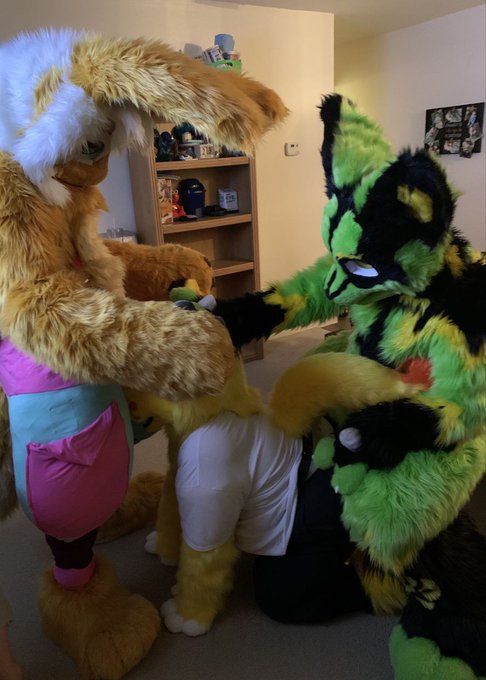 Happy #murrsuitmonday ! getting ready to have a little fun. Let me know if yall want to see more. https://t<a href="/tag/murrsuitmonday"class="tags">#murrsuitmonday</a>