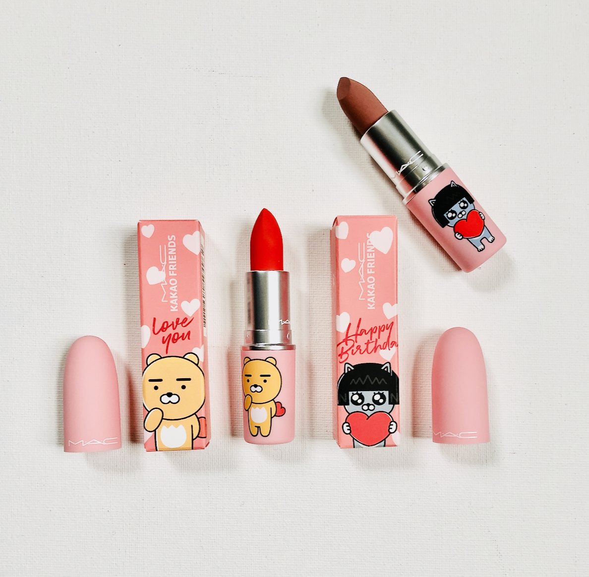 My next luxe beauty Twitter giveaway is this pair of MAC x Kakao Friends lipsticks in shades "make a wish" + "times infinity". So cute! To enter, follow <a href="/davelackie/">dave lackie</a> &amp; RT (ends 28/05) #win