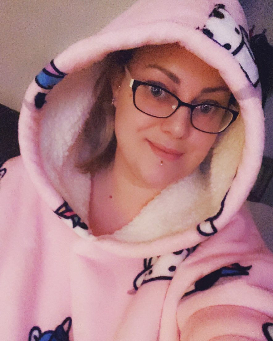 ValerieWillson's tweet photo. Didn’t go to the shops, the pubs, hairdressers or anywhere today. I went from my bed to the sofa and a cheeky trip to the fridge. Still feeling rough but rest is best 🌸 🦄 #kuddly #snug #warm #rest #recovery #tryingtokeeppositive #missingpeople #isolation #selfisolation #covid https://t.co/BwVN4WtAGc