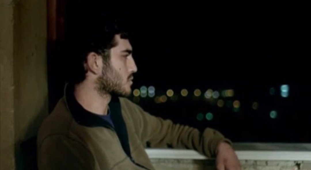 sen elveda derken unuttun,
ben altı ay yutkunamadım