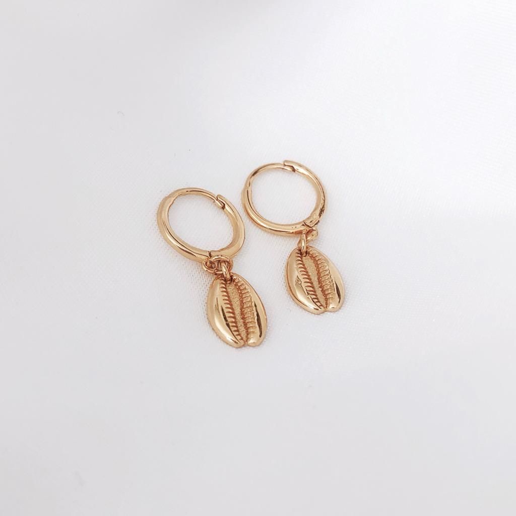 Jenems_'s tweet image. Earring goals ✨😍💕 all of our earrings are 18ct gold jenems.com/collections/ea…