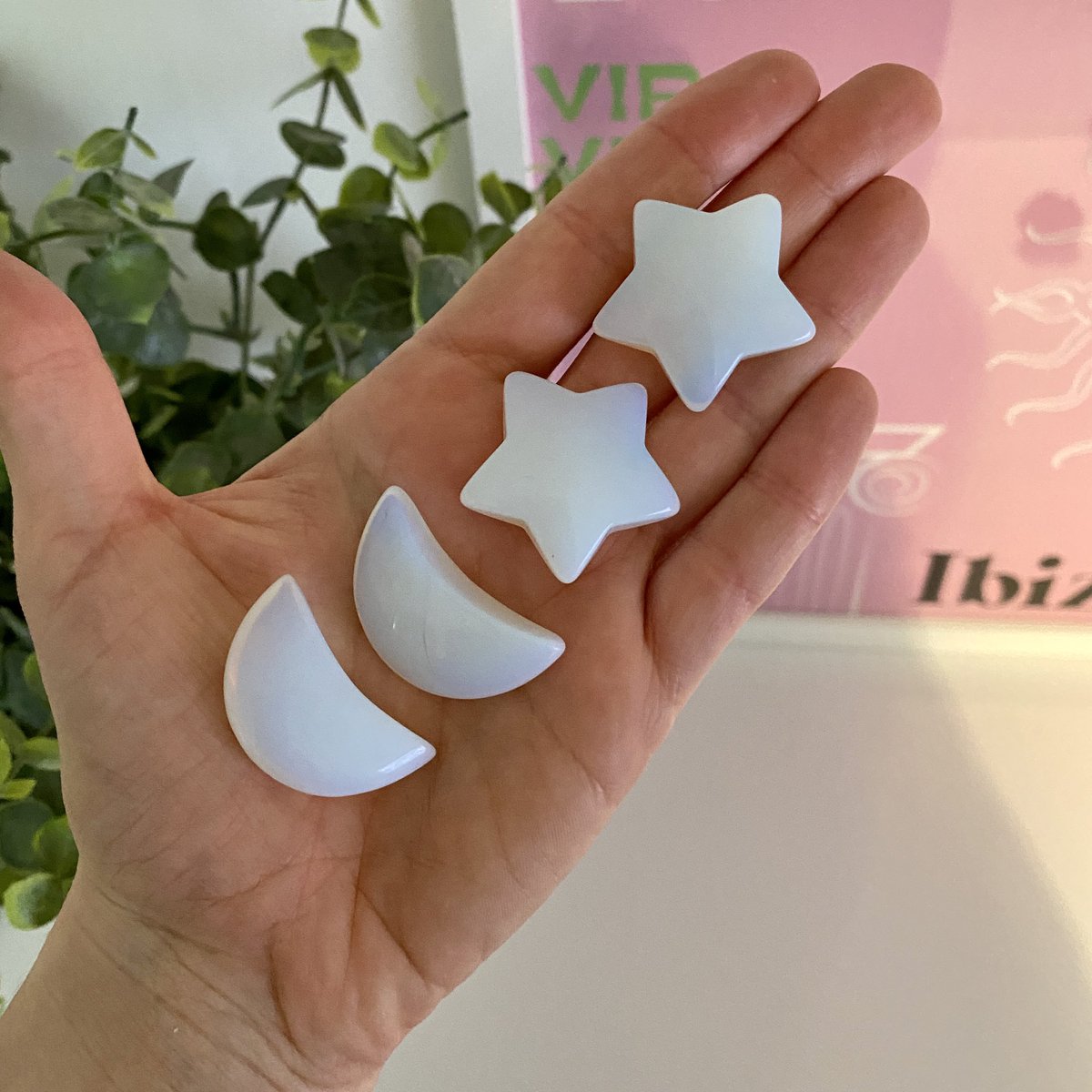 How cute are these Opalite moons and stars? 🌙✨

#Opalite #Crystal #Moon