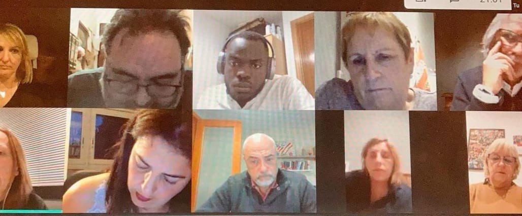 JuntsXMontcada's tweet photo. Preparant la nova executiva municipal de Montcada. @JuntsXMontcada
Ens anem fent grans @JuntsXCat #municipis #comarca #executivalocal https://t.co/8gOSAhNGUQ
