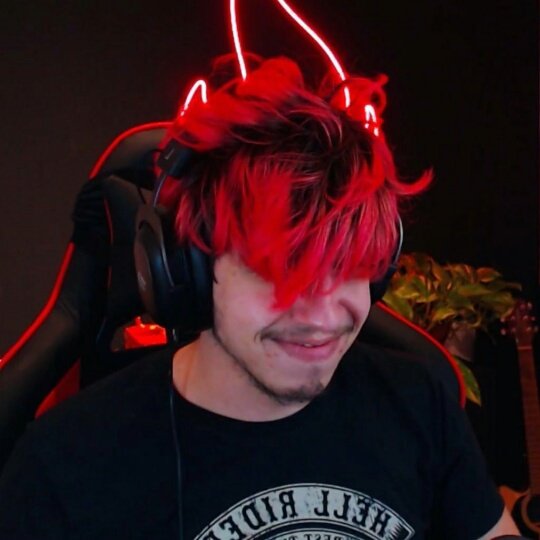 NocontextTTeddy's tweet photo. Quando perguntam se o @tilteddy é normal.
Eu: óbvio.
Ele: https://t.co/tZTtw3TowV