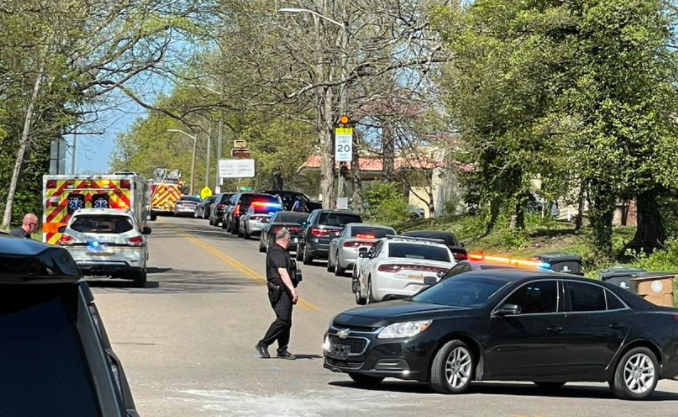 PHOTOS: Active scene outside Austin-East Magnet High School, where multiple people, including a police officer, have been shot, according to the Knoxville Police Department. People are asked to avoid the area. nnnow.tv/3tgUFqv