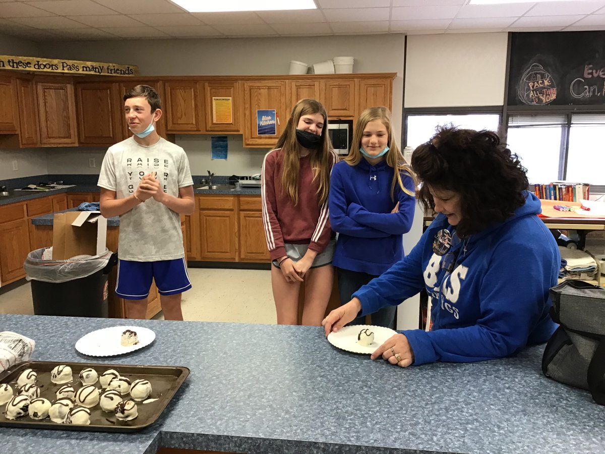 ColetteDethlefs's tweet photo. Two eighth grade teams had a bake off in JH Health Class! Both teams made Oreo Cream Cheese Balls. Steph was our judge and enjoyed tasting both. Who won? Ask Steph! https://t.co/V47vACnzDJ
