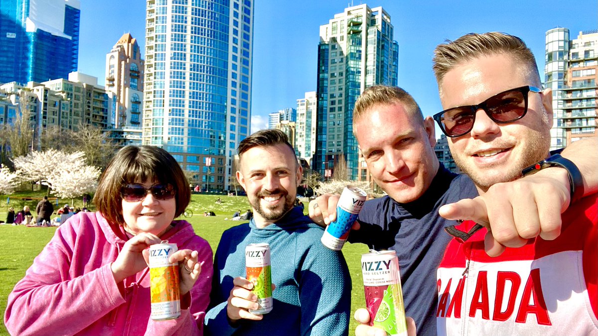 br_webb's tweet photo. How’s this for a thirst trap? A super fruit for a super kween. Sipping into this week with the brand new @vizzyseltzer.
#VizzyGang #gifted #seltzer #kween #superfruit #acerolacherry #nowincanada #instoresnow https://t.co/hhTwQ9qTup