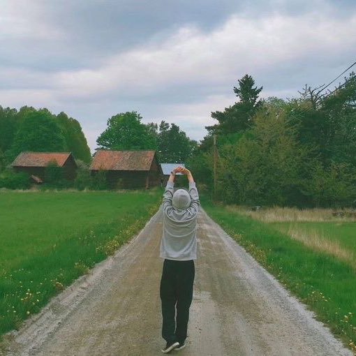When Taehyung took photos & filmed outside an army’s house but they didn’t notice until bon voyage came out! That was so sad