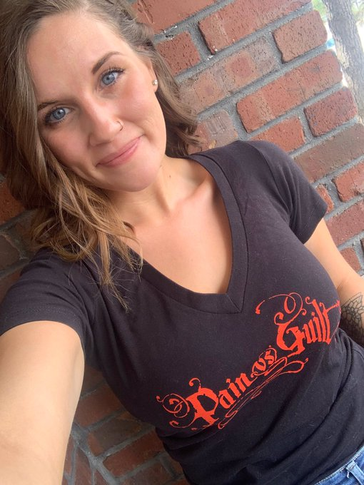 🌹 Crack a smile and go...! #MondayMotivation Wear your favorite PvG shirt, and send us your selfie. 🤳 painvsguilt.com #ClothingBrand #selfie