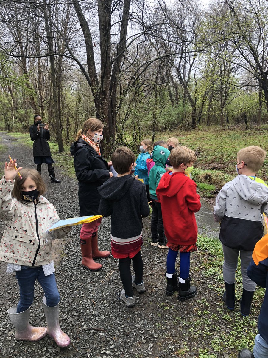 DrHydrogenHC's tweet image. Had the honor of accompanying 2H outside to look at landforms on a hike in the park. They created claims supported by evidence about why and how water and wind change our 🌍‘s surface. Dr. Treece enjoyed learning about Earth Science too! @HVRSD #ngsschat