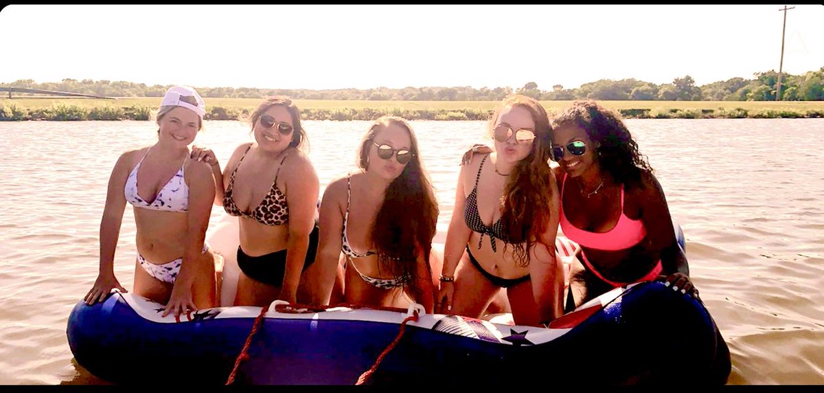 only 28 days till I’m soaking up the Arizona sun with my favorite people💗