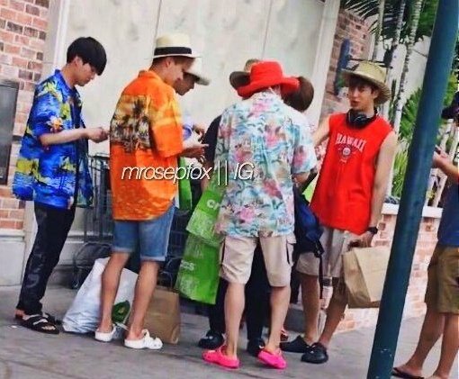 Not @ BTS bought crocs together and took a pic except Yoongi 